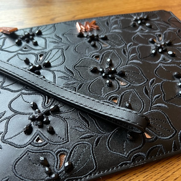 MICHAEL KORS SOFIA FLORAL WRISTLET BEADED - Picture 9 of 10